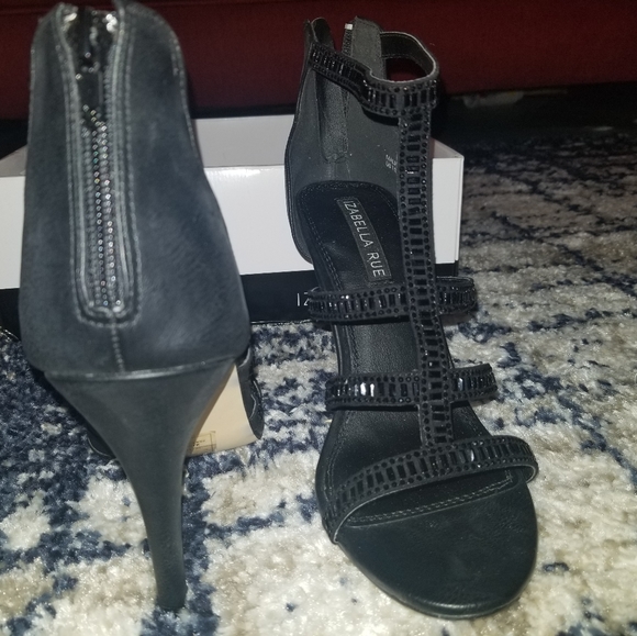 Isabella Rue Milinna - Picture 2 of 5